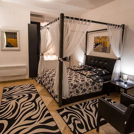 Apart Hotel Kalonis Skopje Bagian luar foto