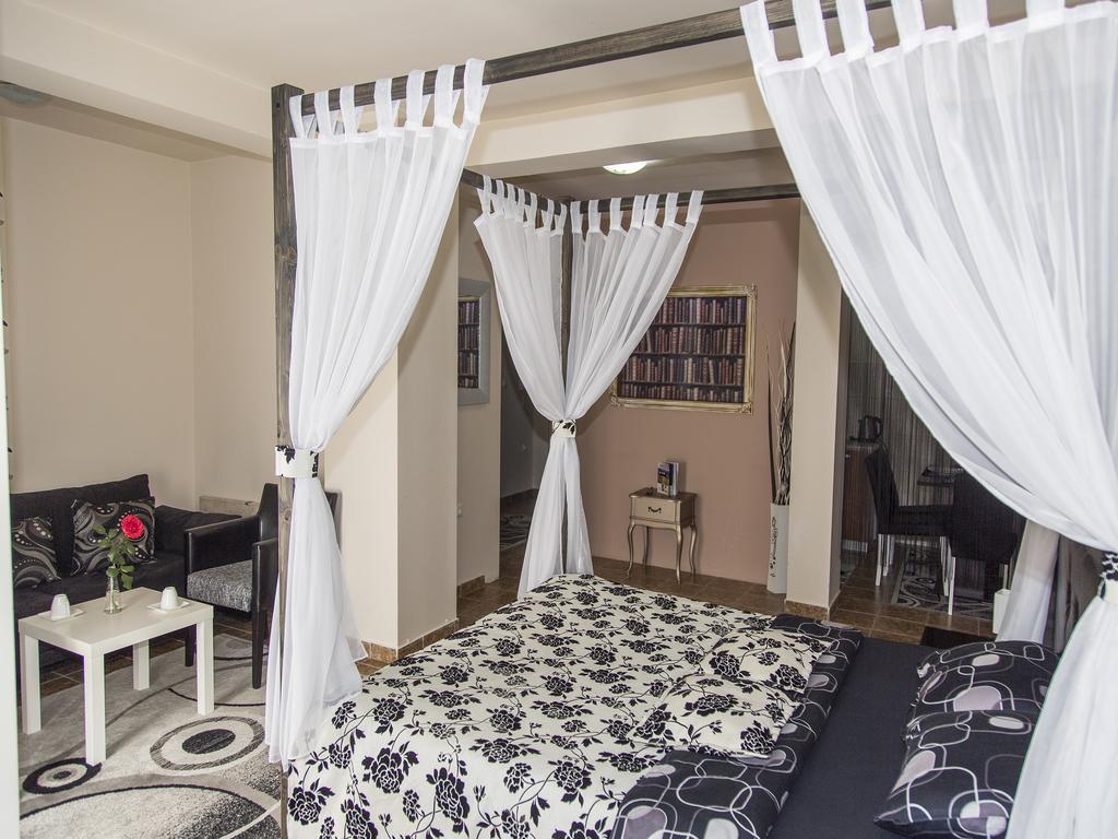 Apart Hotel Kalonis Skopje Bagian luar foto