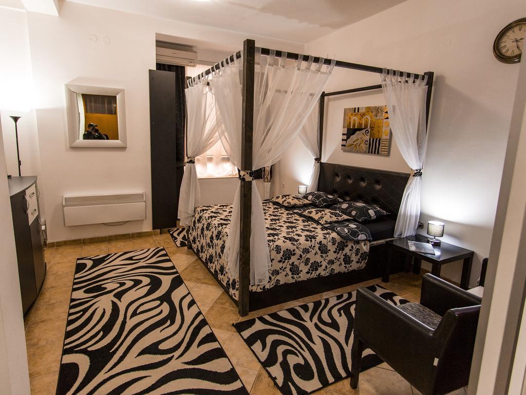 Apart Hotel Kalonis Skopje Bagian luar foto