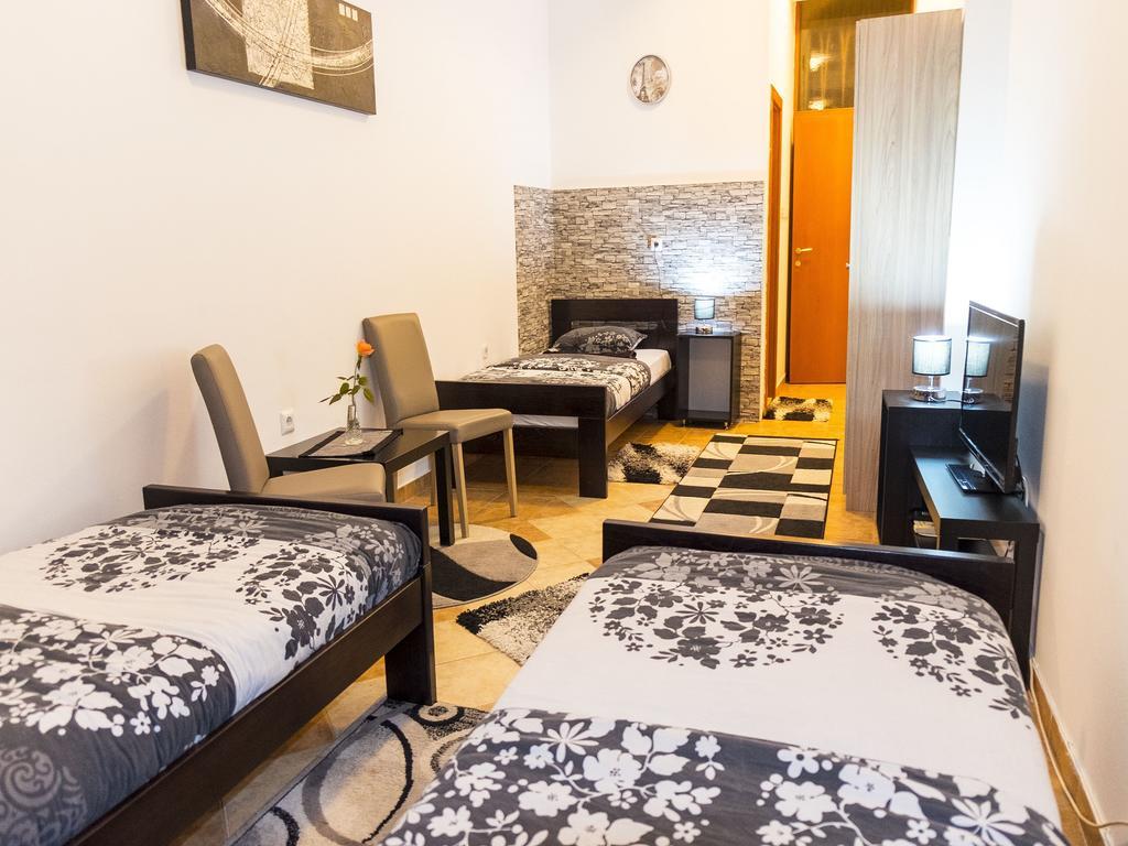 Apart Hotel Kalonis Skopje Ruang foto