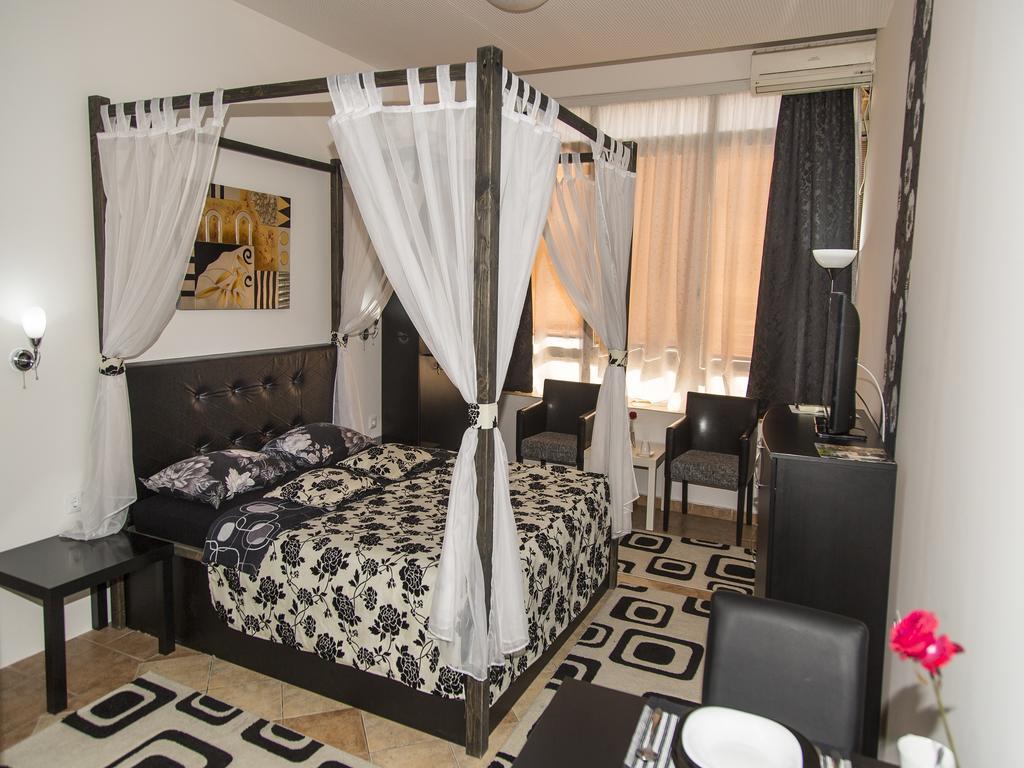 Apart Hotel Kalonis Skopje Bagian luar foto