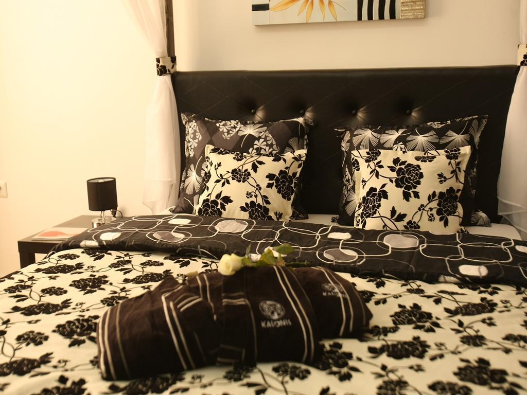 Apart Hotel Kalonis Skopje Bagian luar foto