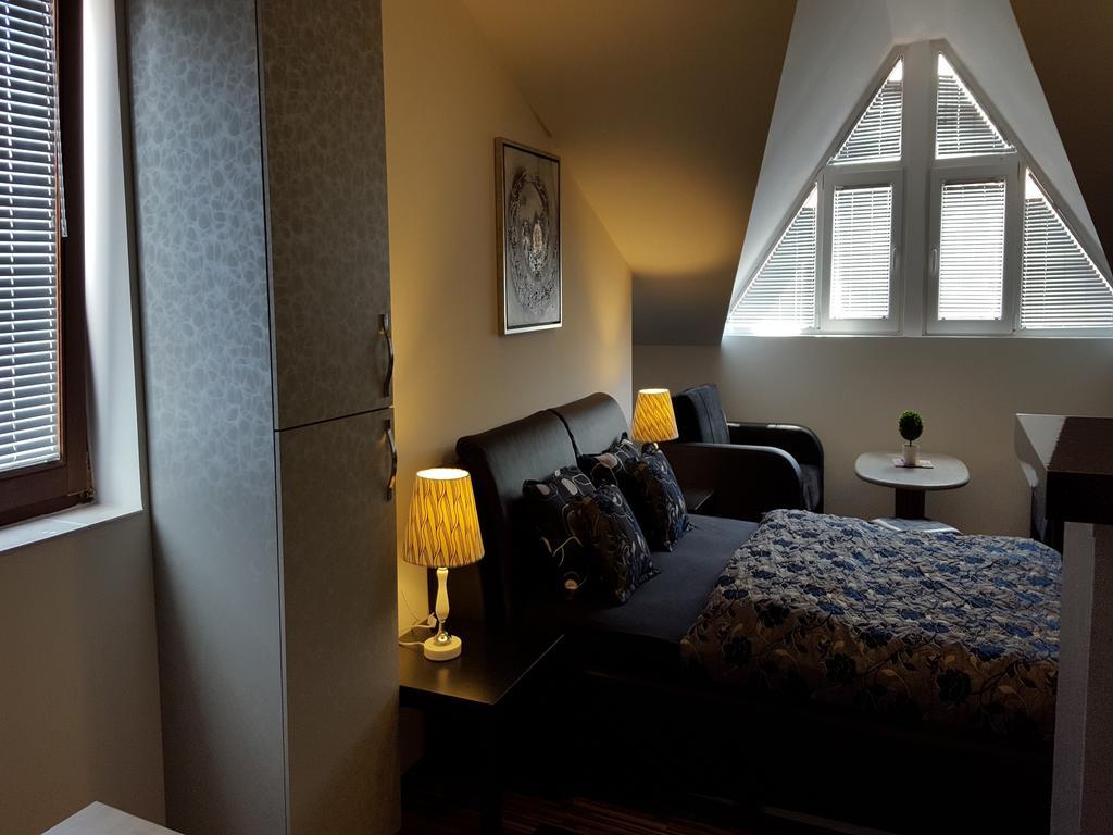 Apart Hotel Kalonis Skopje Bagian luar foto