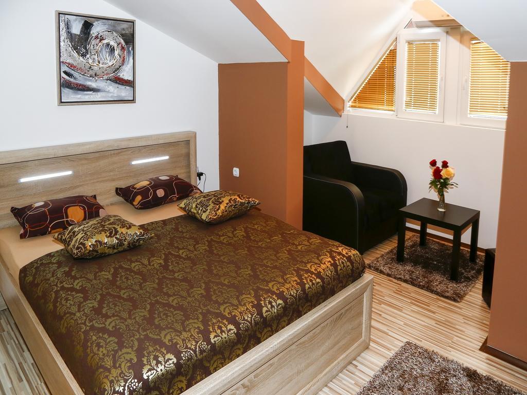 Apart Hotel Kalonis Skopje Bagian luar foto