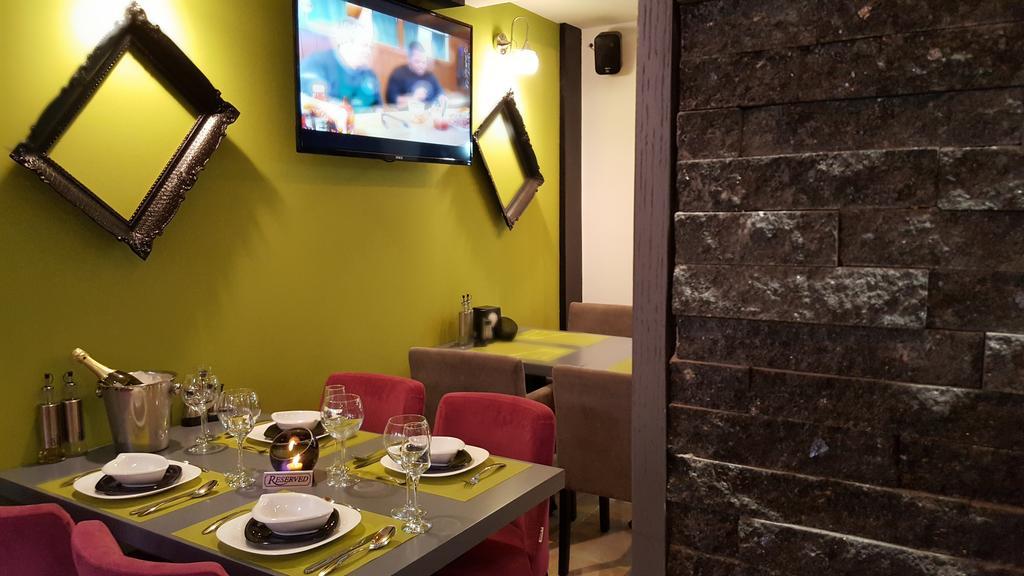 Apart Hotel Kalonis Skopje Bagian luar foto