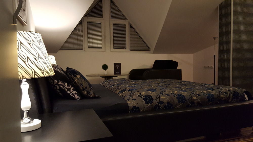 Apart Hotel Kalonis Skopje Bagian luar foto
